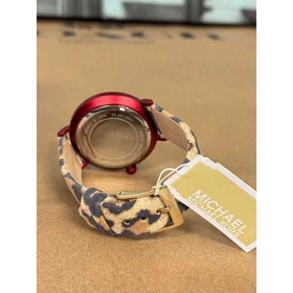 Michael Kors MK2931 Women's Addyson Cheetah-Print Leather Watch 40mm - Picture 5 of 5